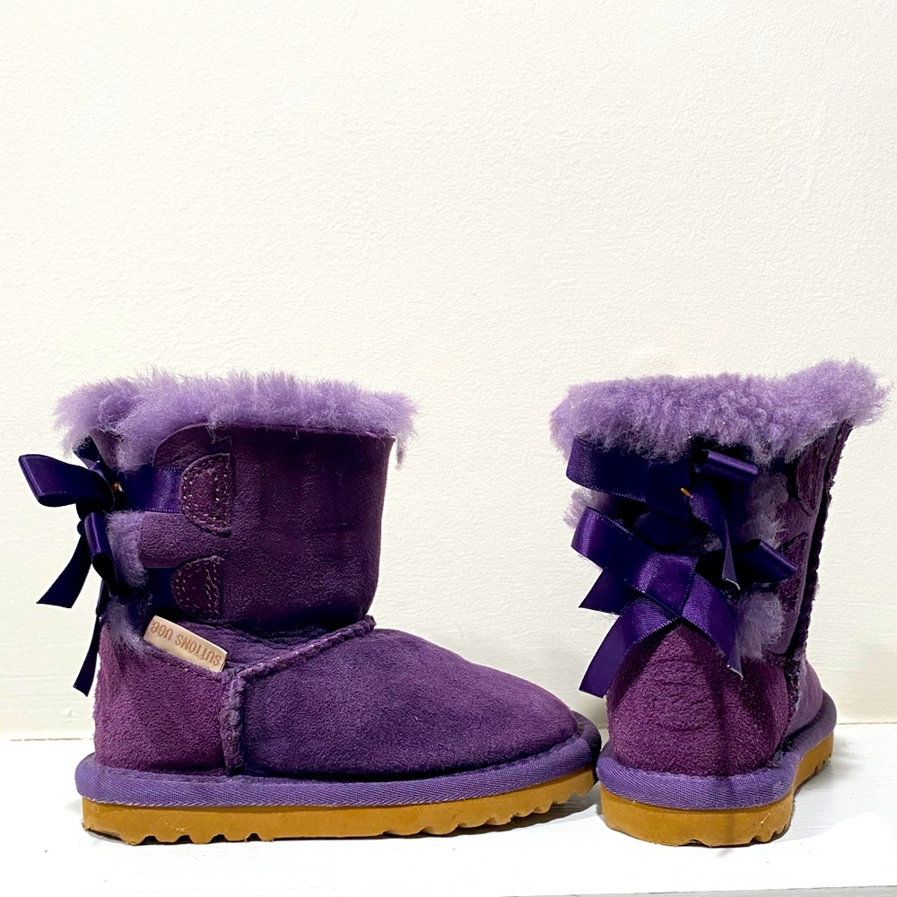 COPY - Purple UGG boots w/ bows, size 5, great condition!
